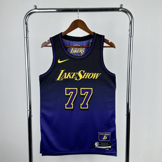 Camisa Los Angeles Lakers LakeShow #77 Dončić NBA Masculina - Imagem 11