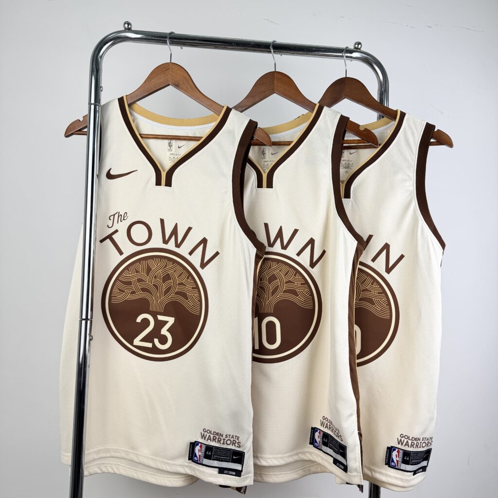 The Town #30 Curry