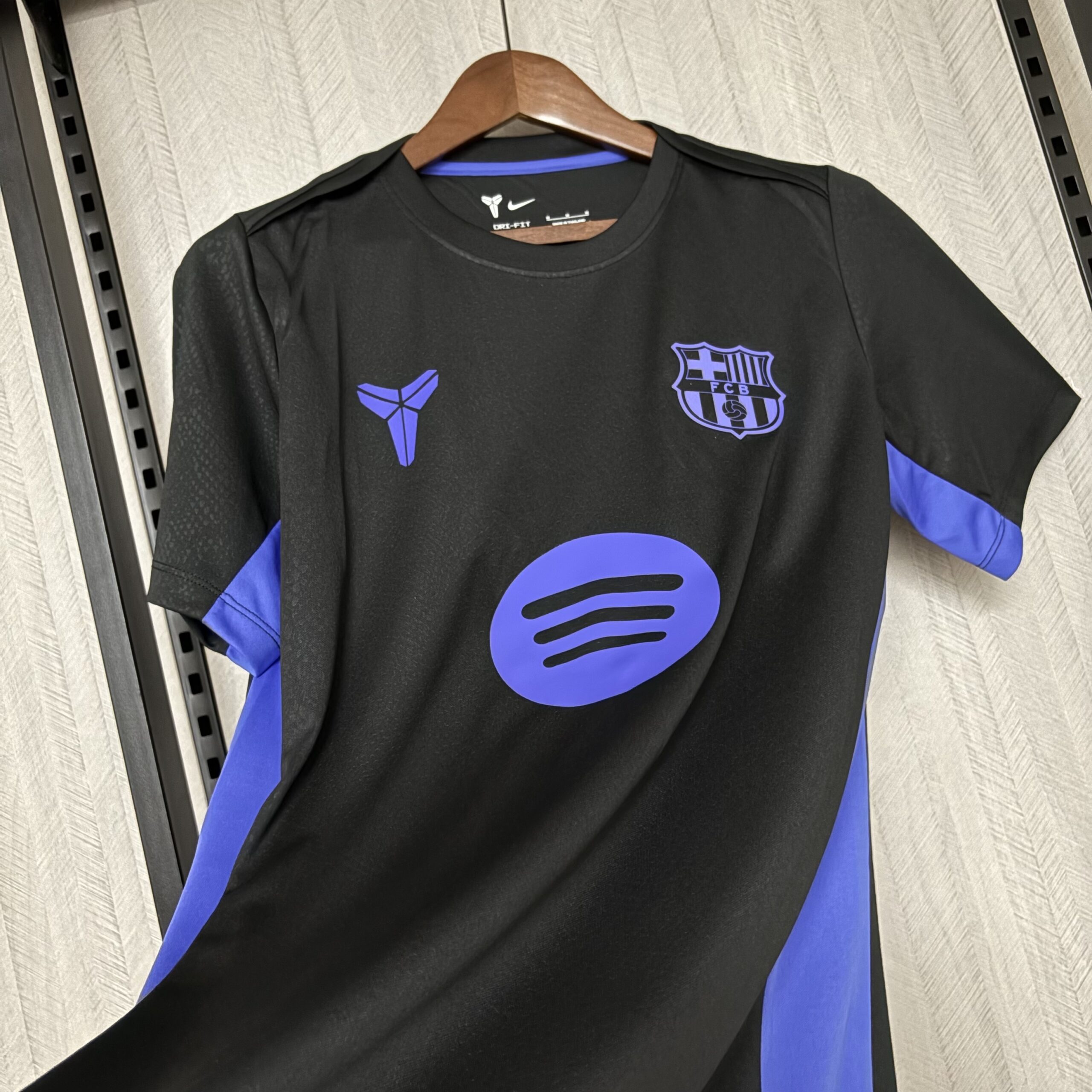 Camisa Barcelona III 25/26 Torcedor Masculina - Imagem 5