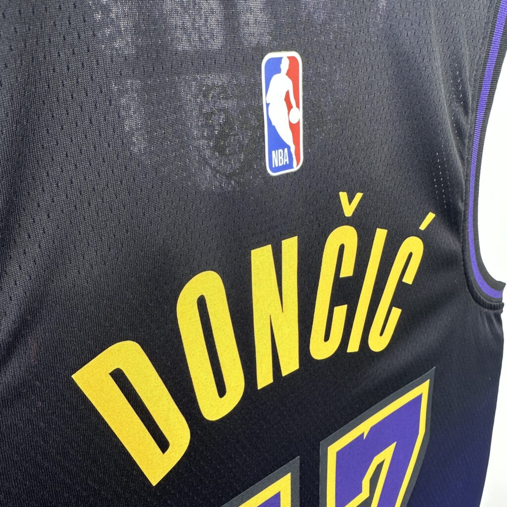 Camisa Los Angeles Lakers LakeShow #77 Dončić NBA Masculina