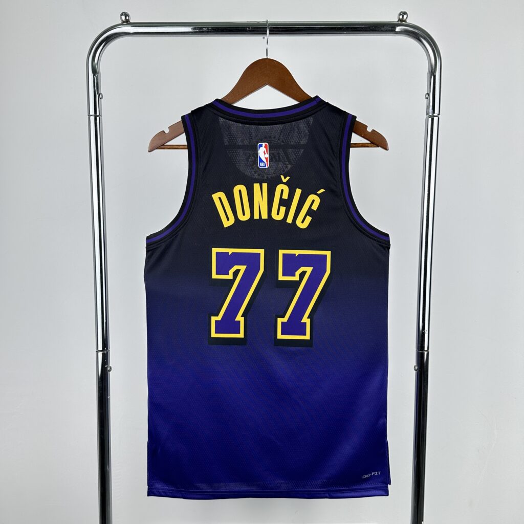 Camisa Los Angeles Lakers LakeShow #77 Dončić NBA Masculina