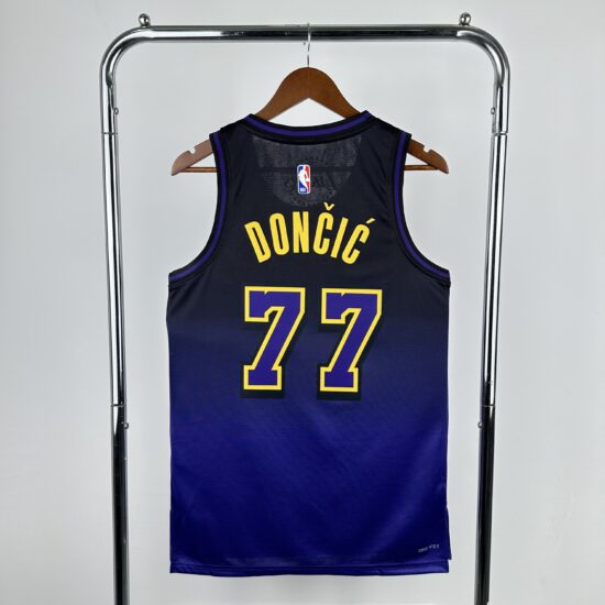 Camisa Los Angeles Lakers LakeShow #77 Dončić NBA Masculina - Imagem 10