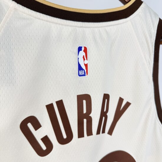 The Town #30 Curry - Imagem 5