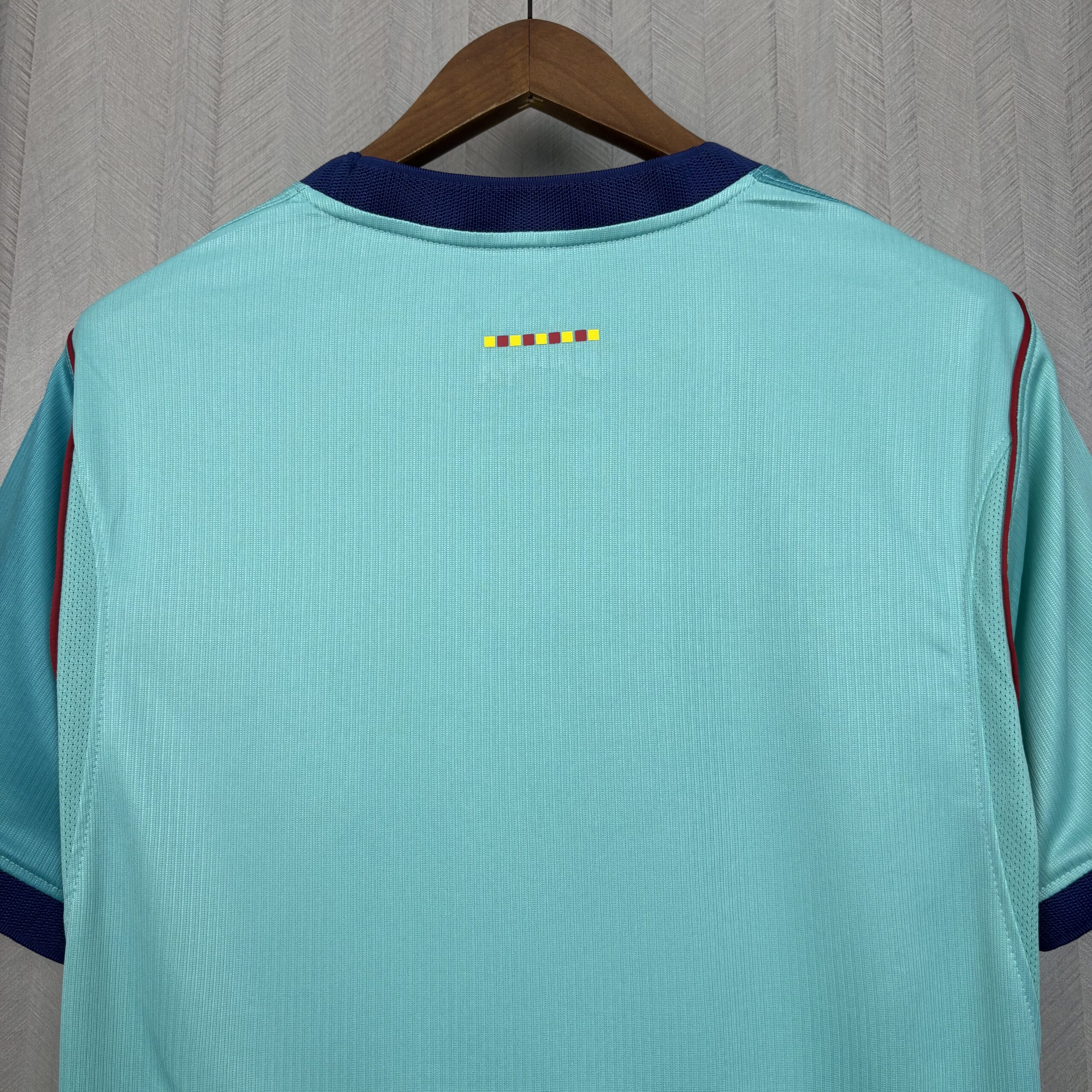 Camisa Barcelona III 26/27 Torcedor Masculina - Imagem 9