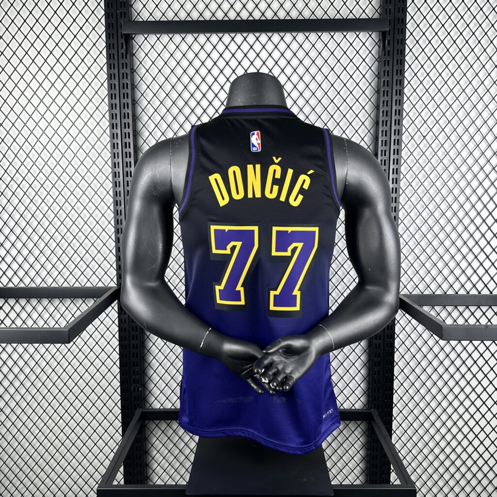 Camisa Los Angeles Lakers LakeShow #77 Dončić NBA Masculina