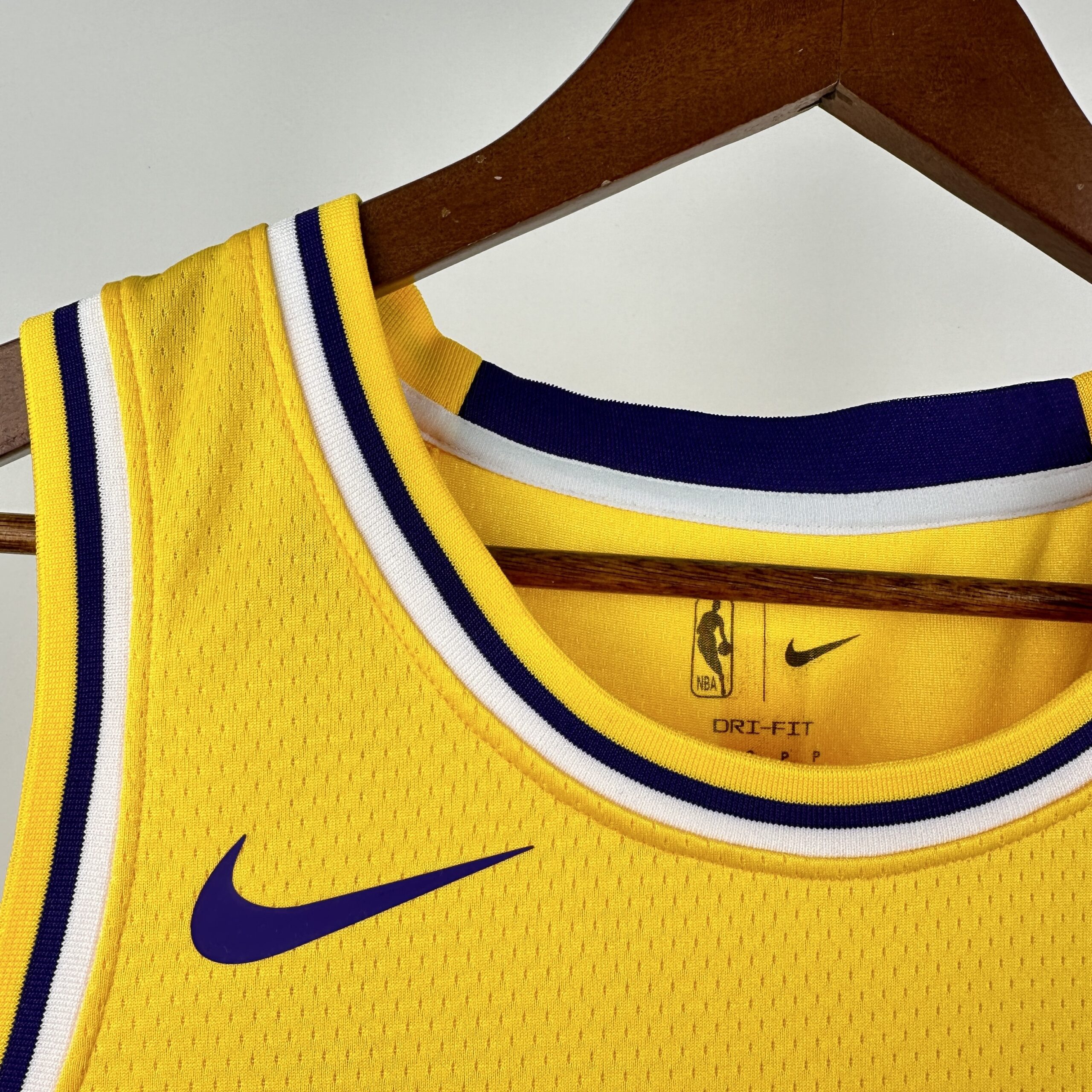 Camisa Los Angeles Lakers #77 Dončić NBA Masculina - Imagem 8