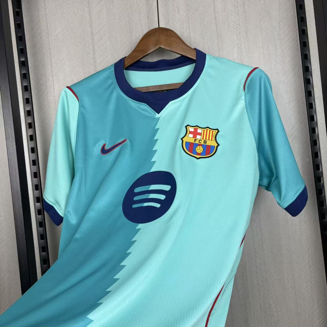 Camisa Barcelona III 26/27 Torcedor Masculina - Imagem 6