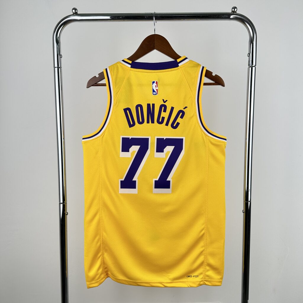 Camisa Los Angeles Lakers #77 Dončić NBA Masculina