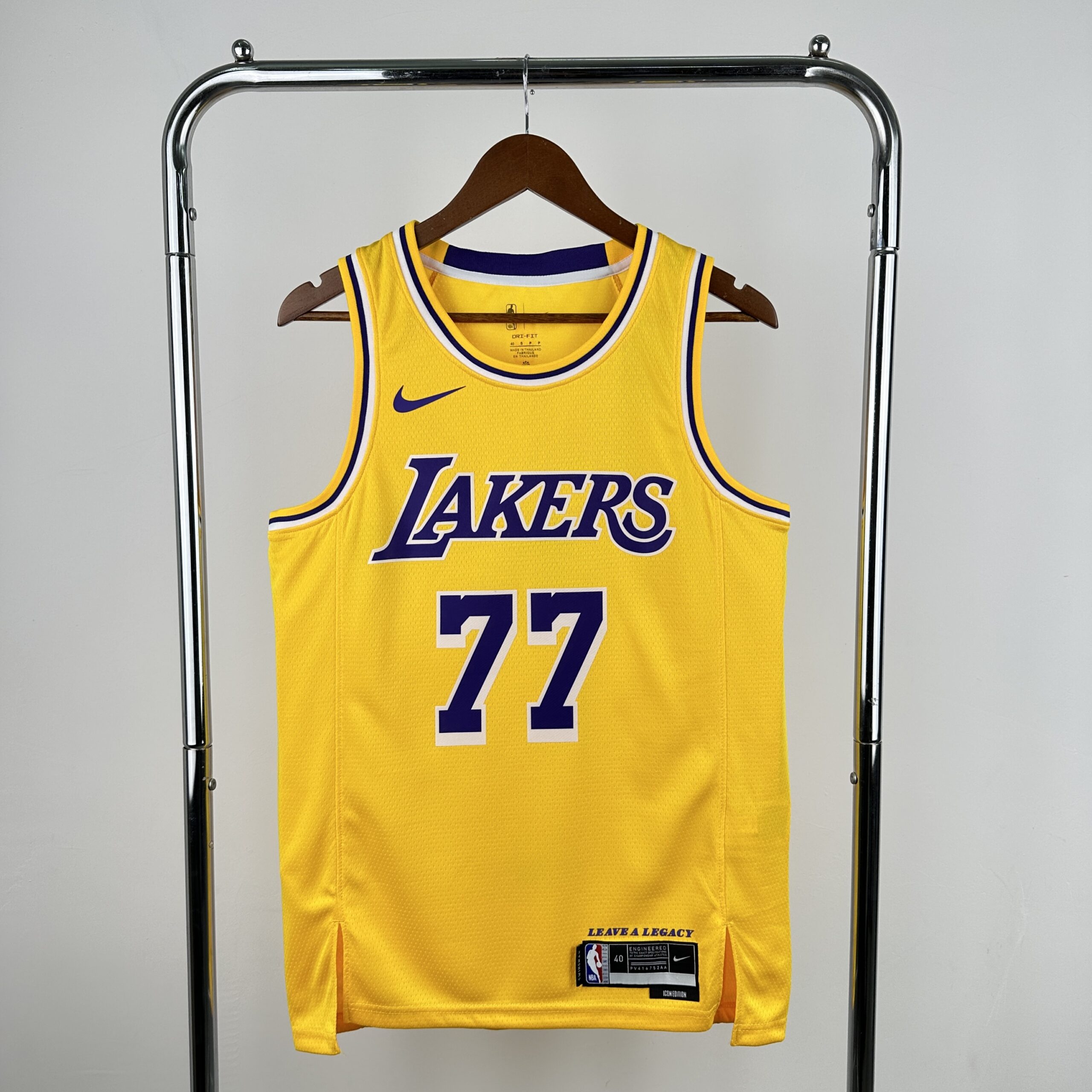 Camisa Los Angeles Lakers #77 Dončić NBA Masculina - Imagem 10
