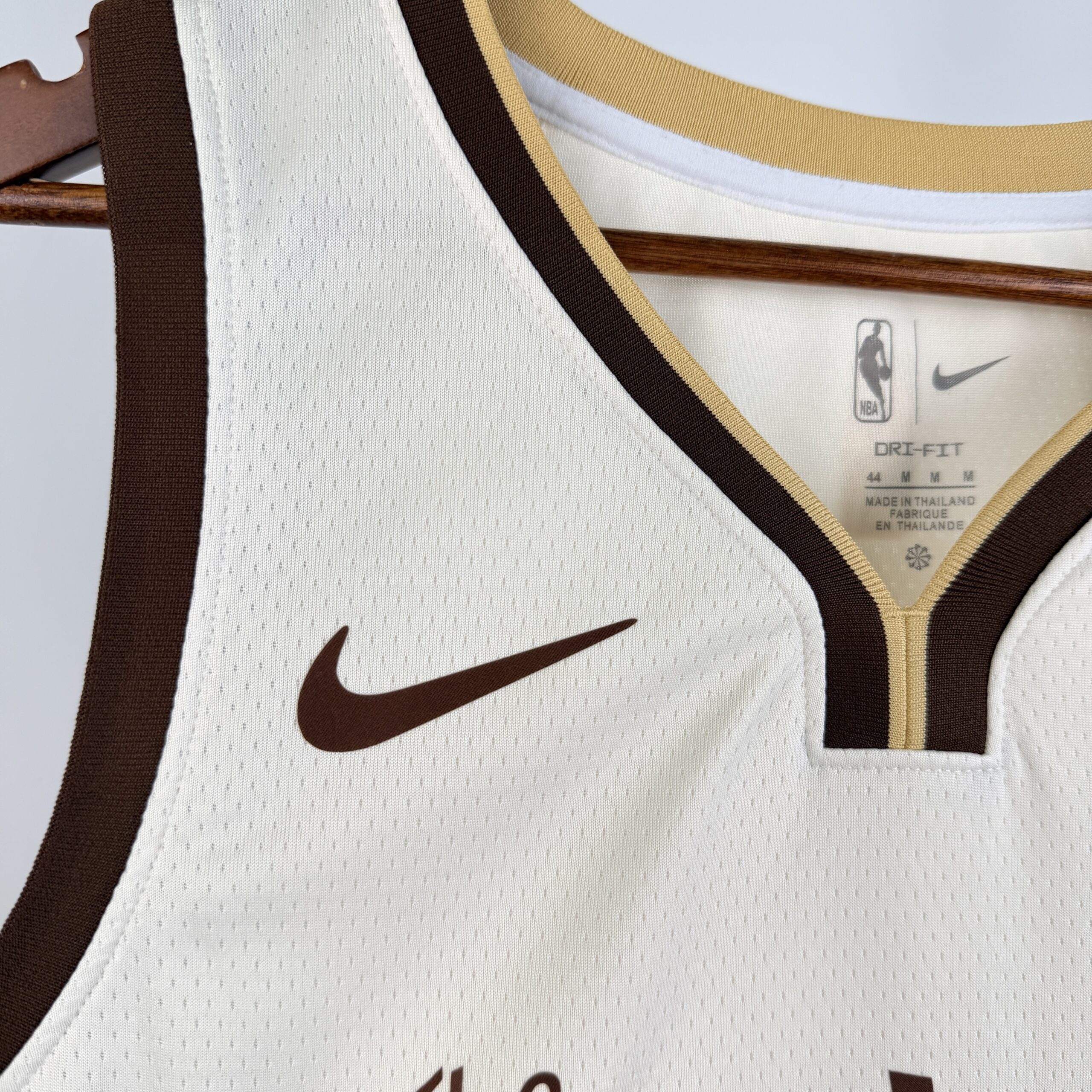 The Town #30 Curry - Imagem 8